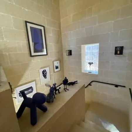 Dar Dragun: Luxury 3br Bright Spacious House & Pool San Lawrenz