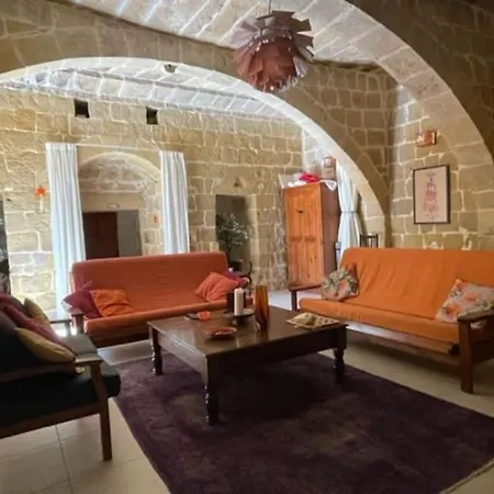 Dar Dragun: Luxury 3br Bright Spacious House & Pool Vilă