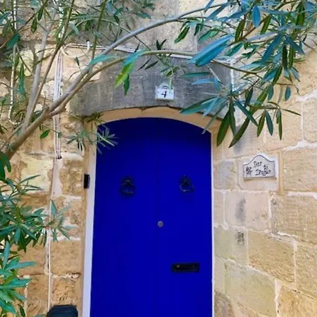 Dar Dragun: Luxury 3br Bright Spacious House & Pool