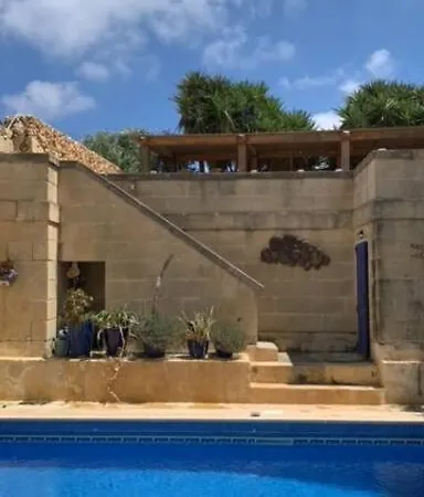 Dar Dragun: Luxury 3br Bright Spacious House & Pool * San Lawrenz