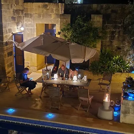 Vilă Dar Dragun: Luxury 3br Bright Spacious House & Pool *