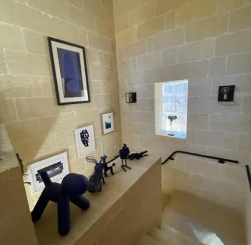 Dar Dragun: Luxury 3br Bright Spacious House & Pool San Lawrenz