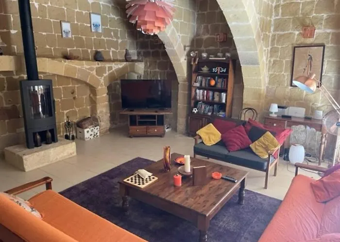 Dar Dragun: Luxury 3br Bright Spacious House & Pool *