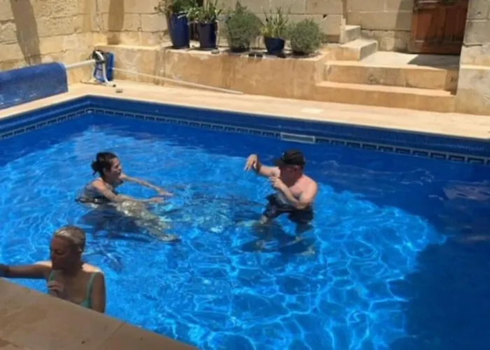 Dar Dragun: Luxury 3br Bright Spacious House & Pool * San Lawrenz