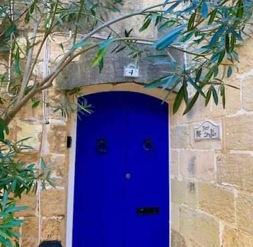 Dar Dragun: Luxury 3br Bright Spacious House & Pool