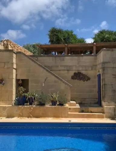 Dar Dragun: Luxury 3br Bright Spacious House & Pool * San Lawrenz