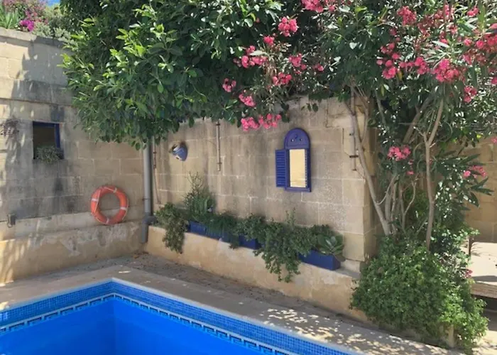 Dar Dragun: Luxury 3br Bright Spacious House & Pool *